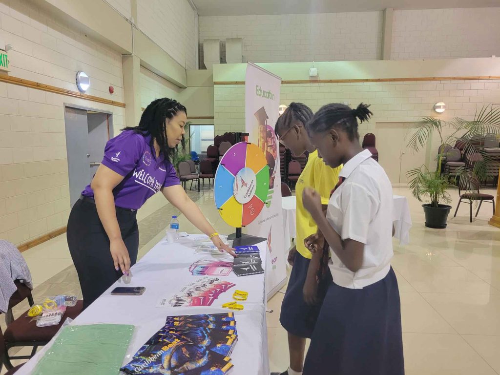 Sheryl-demoing-to-students-Use