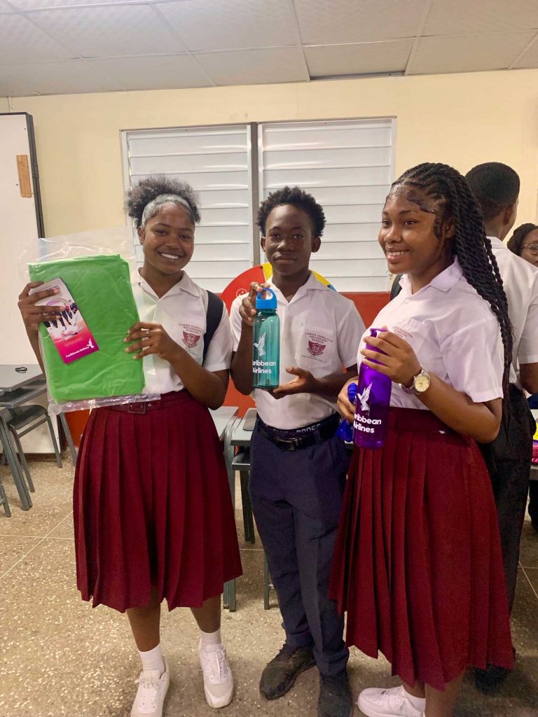 students-showing-off-prize