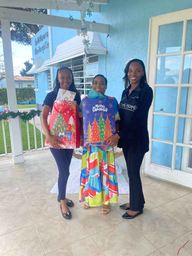 BGI-Toy-Handover-3--Use