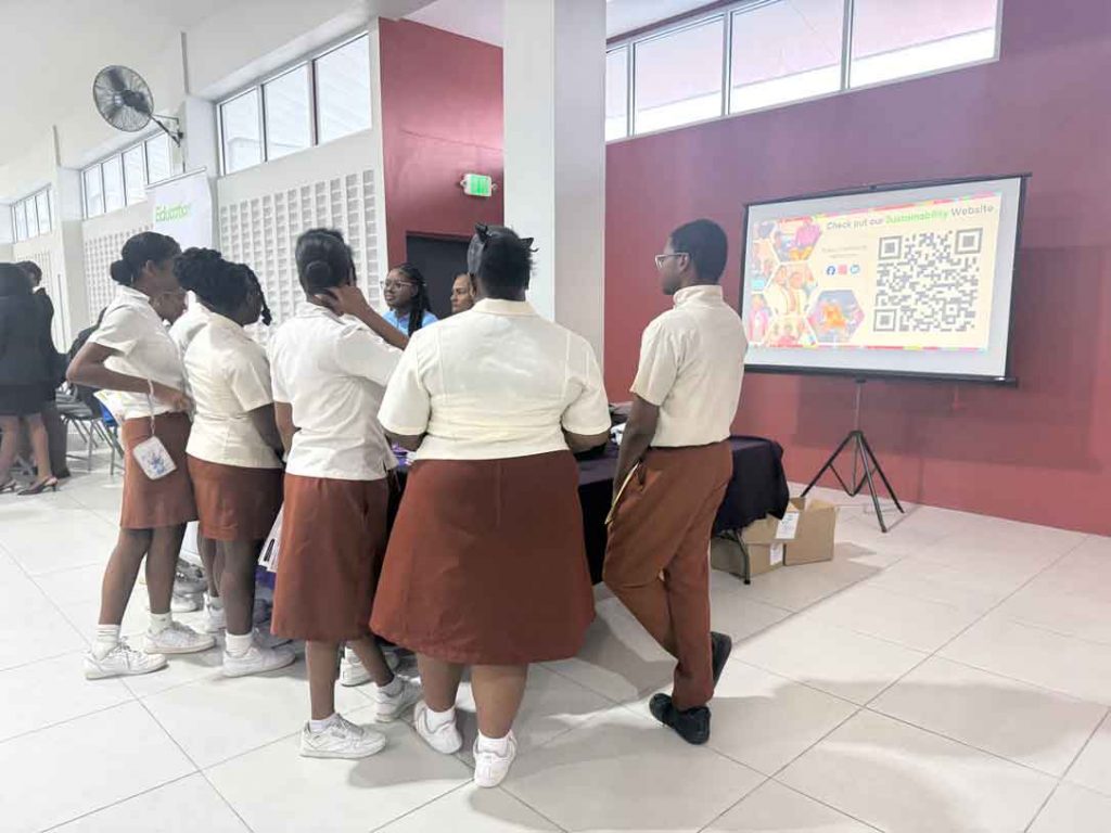 Students-around-staff