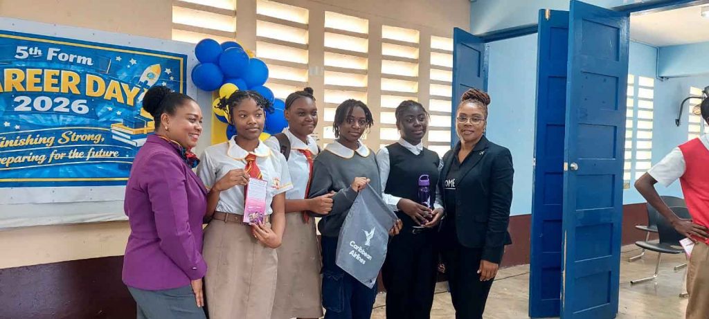 Team-interacting-with-students