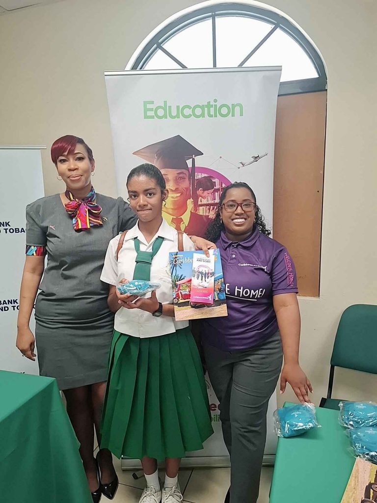 Apryl-and-Abeni-with-students-group-photo