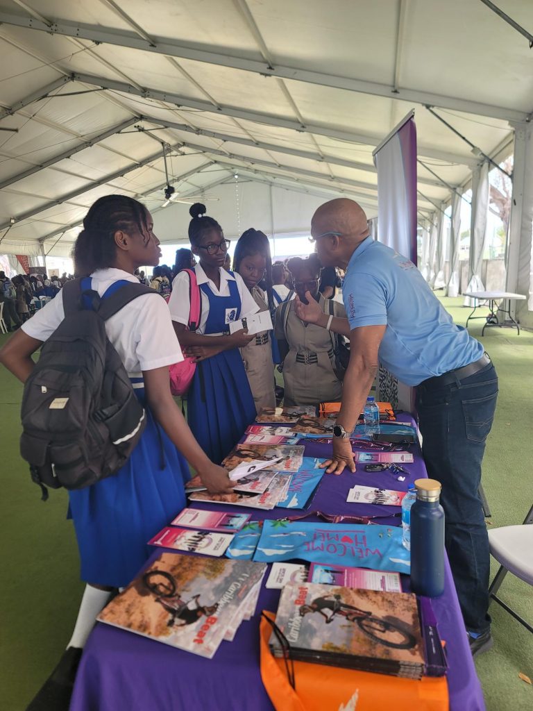Barry interacting with students-use